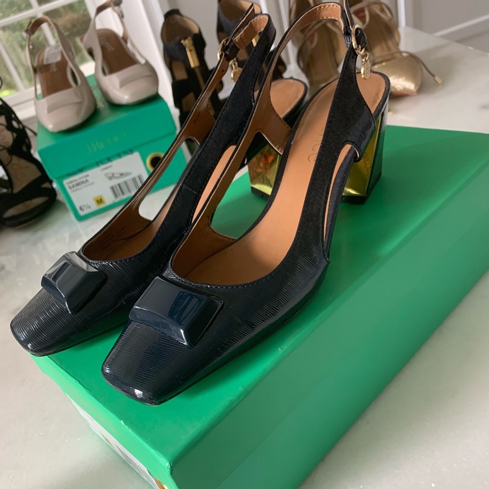 Almost new J. RENEE Samina patent pump navy 6.5